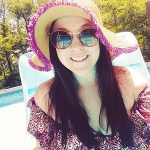 Meet your Posher, Courtney